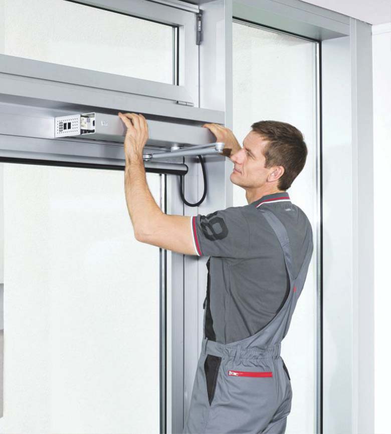 برقکار درب اتوماتیک